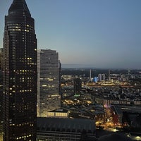 รูปภาพถ่ายที่ Frankfurt Marriott Hotel โดย Andy K. เมื่อ 9/14/2023