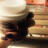 Foto tirada no(a) Minyoka Coffee por Yeliz em 5/22/2017
