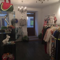 Das Foto wurde bei AN_STORE шоурум, магазин и ателье женской одежды von Shtepa A. am 6/23/2015 aufgenommen