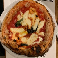 Foto tirada no(a) Mangia Pizza por Abdulkareem A. em 9/1/2019