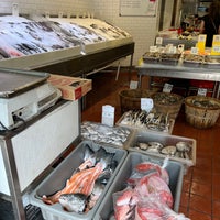 Foto scattata a Aqua Best Seafood, Inc da Jessica L. il 5/15/2022