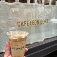 Foto tirada no(a) Café Leon Dore por Jessica L. em 12/30/2023