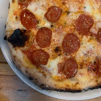 10/12/2019에 Nicholas K.님이 Fireflour Pizza + Coffee Bar에서 찍은 사진