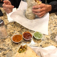 2/24/2020 tarihinde Matt V.ziyaretçi tarafından Los Tacos'de çekilen fotoğraf
