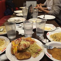 Photo taken at Shakey&amp;#39;s by ごうりき on 3/22/2015