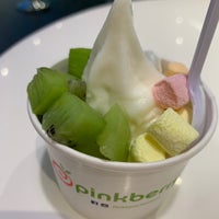 Photo taken at Pinkberry by Vithida S. on 12/13/2020
