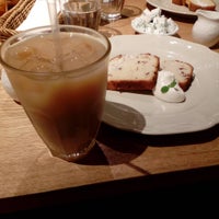 Photo taken at Afternoon Tea TEAROOM 新宿小田急サザンタワー by フリークOno on 10/29/2016