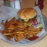 Photo taken at Majestic Burger &amp;amp; Kitchen by Chanel S. on 1/26/2013