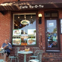 รูปภาพถ่ายที่ Cafe Tu-O-Tu โดย Dora E. เมื่อ 5/26/2013