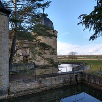 Foto tirada no(a) Château de Lavaux-Sainte-Anne por Vitaly L. em 12/20/2020