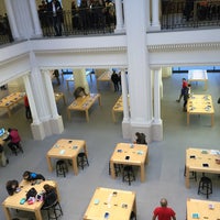 Photo taken at Apple Amsterdam by Büşra D. on 1/11/2015