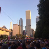Photo taken at Bank of America Chicago Marathon by Stu K. on 10/9/2016