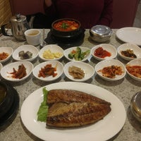 Foto diambil di Asian Kitchen Korean Cuisine oleh Balisong B. pada 12/15/2017