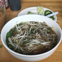 Das Foto wurde bei So Ba Vietnamese Restaurant von Paul G. am 10/1/2019 aufgenommen