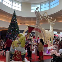 Photo taken at Memorial City Mall by Hoa V. on 12/19/2021