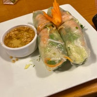 Foto tomada en Sawatdee Thai Restaurant  por Hoa V. el 6/25/2022