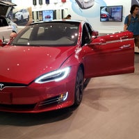 Photo taken at Tesla Motors by Gabriel V. on 10/2/2018