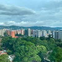 Снимок сделан в Hotel Clarion Suites Guatemala City пользователем Rogelio C. 9/25/2019