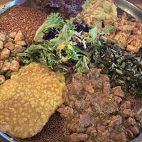 4/30/2023 tarihinde Anneziyaretçi tarafından Demera Ethiopian Restaurant'de çekilen fotoğraf
