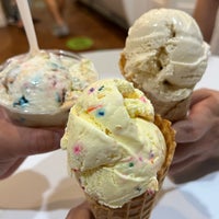 Foto diambil di Cone Gourmet Ice Cream oleh Anne pada 6/26/2022