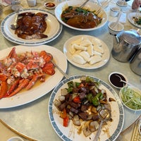 Photo taken at Hong Kong Flower Lounge Restaurant 香滿樓海鮮酒家 by Anne on 12/10/2022