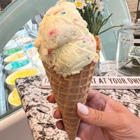 6/26/2022 tarihinde Anneziyaretçi tarafından Cone Gourmet Ice Cream'de çekilen fotoğraf