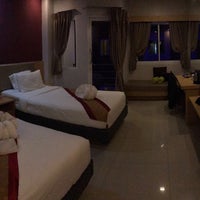 Foto tomada en Andatel Grande Patong Phuket Hotel  por Aqilah S. el 1/6/2017
