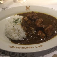 รูปภาพถ่ายที่ Tokyo Curry Lab โดย hirtanak เมื่อ 7/8/2016