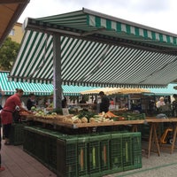 รูปภาพถ่ายที่ Vorgartenmarkt โดย Alfred D. เมื่อ 9/5/2015