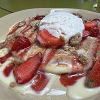 Photo taken at Snooze, an A.M. Eatery by Jennifer D. on 7/27/2022