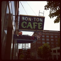 9/25/2012 tarihinde Kerry C.ziyaretçi tarafından Bon Ton Café'de çekilen fotoğraf