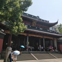 Photo taken at Yue Fei Temple by xu w. on 7/26/2018