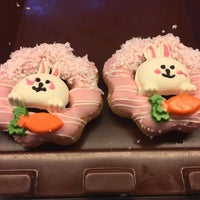 Photo taken at Mister Donut by Pattraporn C. on 11/30/2016