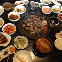 รูปภาพถ่ายที่ Tozi Korean B.B.Q. Restaurant โดย UME I. เมื่อ 11/22/2012