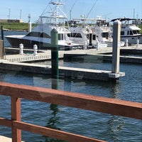 Photo taken at Redfish Willie&amp;#39;s Waterfront Grill by Kelly Hall B. on 2/24/2019