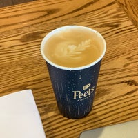 Photo taken at Peet&amp;#39;s Coffee &amp;amp; Tea by Vicky T. on 11/16/2018