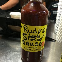 Photo taken at Rudy&amp;#39;s Country Store &amp;amp; Bar-B-Q by Dia J. on 9/11/2016