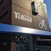 Photo taken at Y&amp;#39;s Road (ワイズロード) 環八・R1号店 by Junichi A. on 2/11/2016