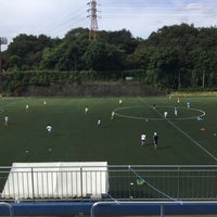 Photo taken at 日本体育大学 健志台キャンパスサッカー場 by 修 三. on 10/8/2017