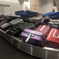 Photo taken at Baggage Claim 1-6 by Stefan T. on 2/28/2019