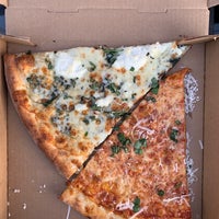 11/25/2020 tarihinde Jason F.ziyaretçi tarafından Pizza Brain'de çekilen fotoğraf