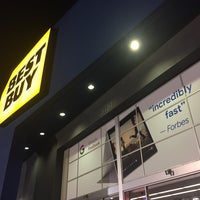 Photo taken at Best Buy by Ebrahem M. on 11/23/2018