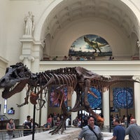 Foto diambil di The Field Museum oleh Thomas pada 7/4/2015