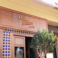 Photo taken at Pizza Mizza by Juan Sabino H. on 5/26/2013