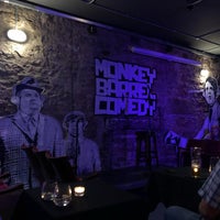 Photo taken at Monkey Barrel Comedy by Dirk on 10/8/2018