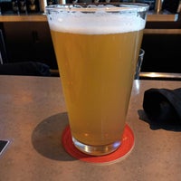 Photo taken at BJ&amp;#39;s Restaurant &amp;amp; Brewhouse by Woody C. on 11/10/2021