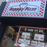รูปภาพถ่ายที่ Happy&amp;#39;s Pizza โดย y. 🐶 เมื่อ 5/14/2017