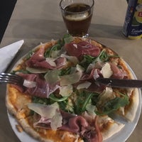 Foto diambil di Pizza na Brasa oleh Sérgio S. pada 10/22/2018