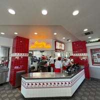 Photo taken at In-N-Out Burger by Kevin G. on 5/31/2022