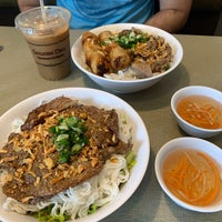 4/8/2023 tarihinde P. Chunyi H.ziyaretçi tarafından Golden Deli Vietnamese Restaurant'de çekilen fotoğraf